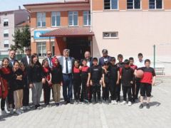 İl Milli Eğitim MüdürüMiraç Sünnetci, Barbaros Ortaokulunu Ziyaret Etti
