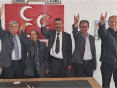 Sinanpaşa’da, İYİ Parti’den istifa edenler MHP’ye katıldı
