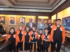 Şampiyonlardan Başkan Mustafa Çöl’e Ziyaret