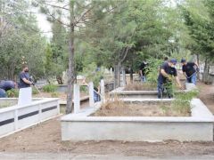 Sandıklı Şehir Mezarlığında Peyzaj ve Düzenleme Çalışması