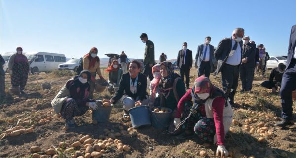 Tarım ve Orman Bakan Yardımcısı Ayşe Ayşin Işıkgece İlçemizi Ziyaret Etti