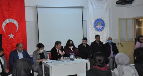 Kaymakam Eflatun Can Tortop, Esma Sultan Kız Öğrenci Yurdunu Ziyaret Etti