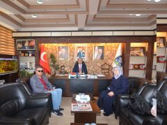 Kızılören Ak Parti İlçe Kadın Kolları Yönetiminden Başkan Çöl’e Ziyaret