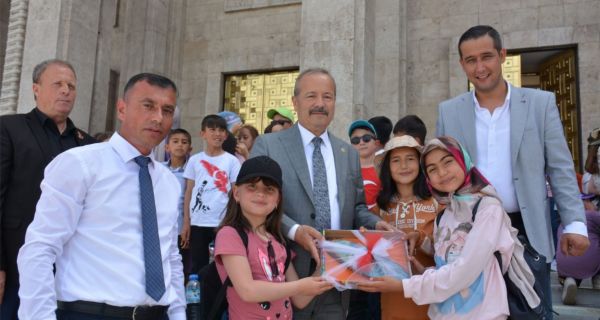 Milletvekili Taytak öğrencileri Meclis’te ağırladı