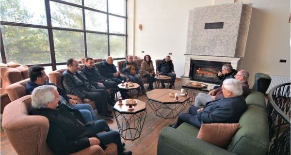Belediye Başkanı Mustafa Çöl, Meclis Üyelerine Brifing Verdi