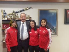 Mehmet Taytak Şampiyonları Mecliste Misafir Etti