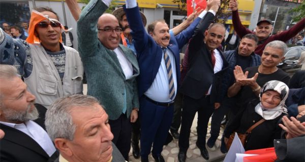 Milletvekili Prof. Dr. Veysel Eroğlu Coşkuyla Karşılandı