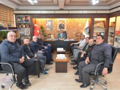Afyon Kostüm Güvercinleri Derneğinden Başkan Mustafa Çöl’e Ziyaret