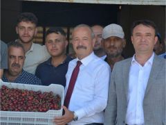 MİLLİYETÇİ HAREKET PARTİSİ HEYETİ KİRAZIN MERKEZİ SULTANDAĞINDA KİRAZ ÜRETİCİSİNİ YALNIZ BIRAKMADI