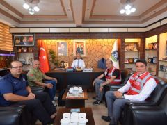 SANDIKLI ARAMA KURTARMA DERNEĞİNDEN BAŞKAN DR. MUSTAFA ÇÖL’E ZİYARET