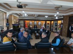 Sazak Mahallesi Muhtarı ve Azalarından Başkan Öztaş’a Hayırlı Olsun Ziyareti