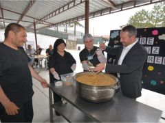 Sandıklı Belediye Başkanı Adnan Öztaş’tan Engelli Bakım Merkezinde Aşure İkramı