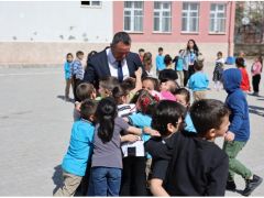 Başkan Adnan Öztaş, Spor Şenliğinde Öğrencilerle Buluştu