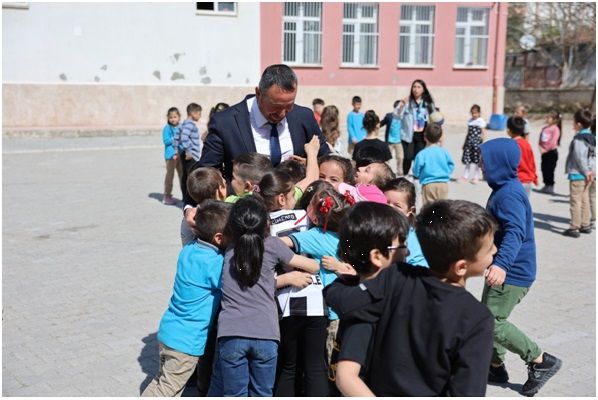 Başkan Adnan Öztaş, Spor Şenliğinde Öğrencilerle Buluştu
