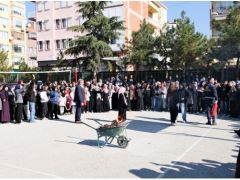 Sandıklı Belediyesi İtfaiye Ekiplerinden Öğrencilere Yangın Tatbikatı