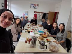 Okul Yönetiminden Öğretmenlere Menemenli Kutlama